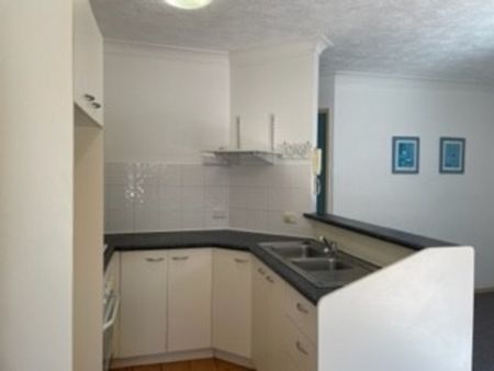 9/56 Bauer Street, Southport QLD 4215 - Apartment For Rent - $550 | Domain - Photo 5