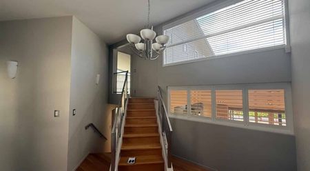 Modern & Serene Home in Schnapper Rock - Photo 3