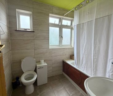 3 Bed Terraced House, Clarendon Road, N18 - Photo 6