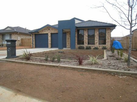 Spacious 4 Bedroom Family Home in Watson - Photo 5