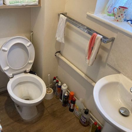 Room in a Shared House, Farrow Place, SE16 - Photo 4