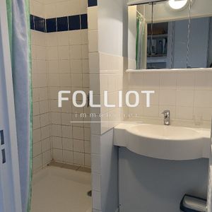 A LOUER -VIRE NORMANDIE - DANS RÉSIDENCE AVEC ASCENSEUR - STUDIO MEUBLÉ - Photo 3