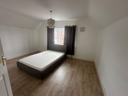 3 bedroom detached house to rent - Photo 5