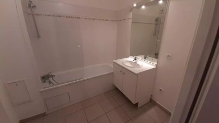 location Appartement T2 DE 45.86m² À LE CHESNAY - Photo 2