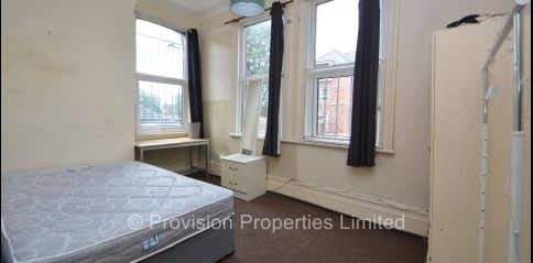 1 Bedroom Flat, Hyde Park, Leeds - Photo 2