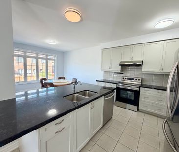 For Lease - 22 Duggan Street, Aurora, Ontario - Photo 4