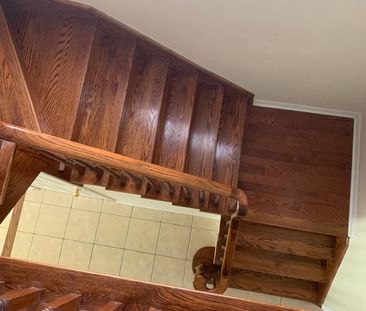 For Lease - 46 Laramie Crescent, Vaughan, Ontario - Photo 2