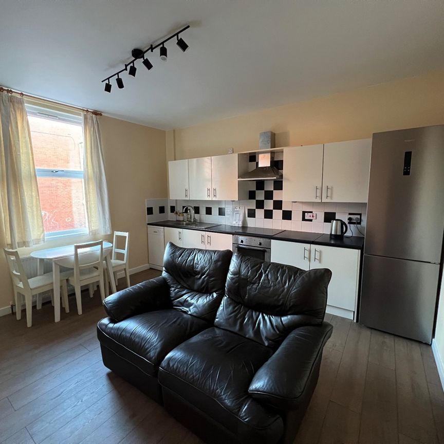 Room in a Shared House, Chichester Street, LS12 - Photo 1