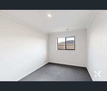 31 Cyad Way, Manor Lakes, Vic 3024 - Photo 6