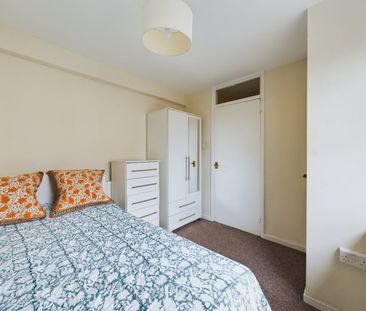 Room in a Shared House, London, SW8 - Photo 5