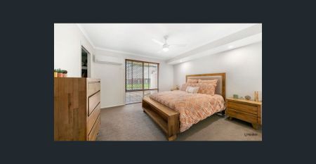 SPACIOUS THREE BEDROOM PLUS STUDY HOME - GREAT LOCATION - Photo 5