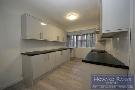 Penrose Avenue, Carpenders Park, WD19 - Photo 3