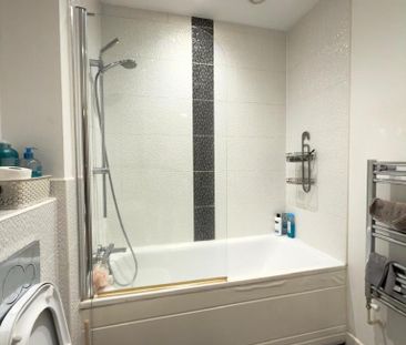 1 bedroom in a house share to rent - Photo 6