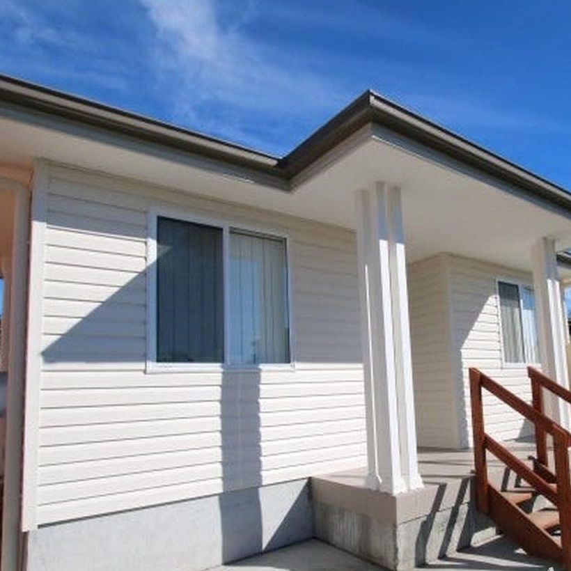 IDEALLY LOCATED HOME - Photo 1