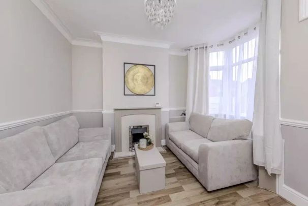 2 bedroom terraced house to rent - Photo 1