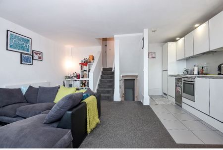 2 Bed Flat, Aragon Tower, SE8 - Photo 2