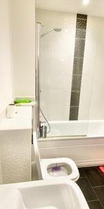 1 bedroom in a house share to rent - Photo 4