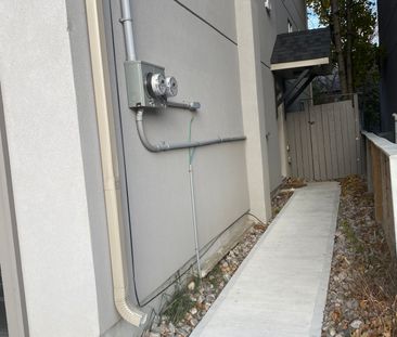 For Lease - 454 Valermo Drive, Toronto, Ontario - Photo 1