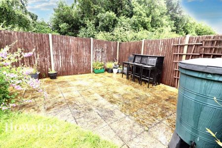 3 bedroom detached bungalow to rent - Photo 3