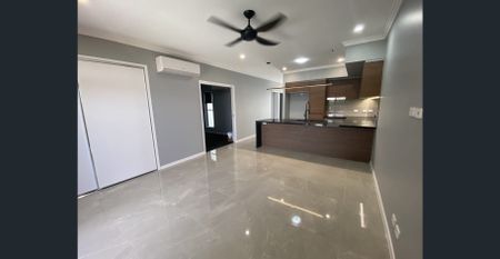 Compact, Contemporary & Close to Everything - Photo 5