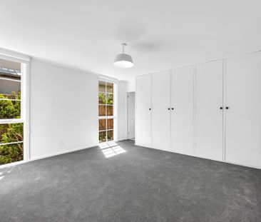 37 Middle Crescent, Brighton VIC 3186 - House For Rent | Domain - Photo 3