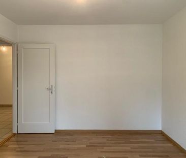 Appartement de 2.5 pièces au 1er étage avec ascenseur et à deux pas... - Photo 3