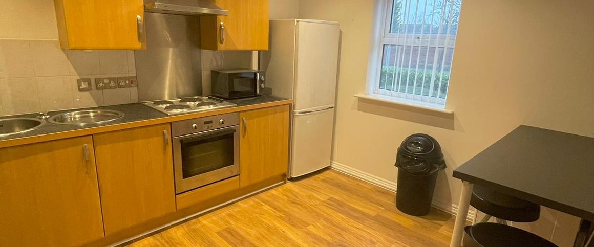 Seattle Close Room 1 - Photo 1