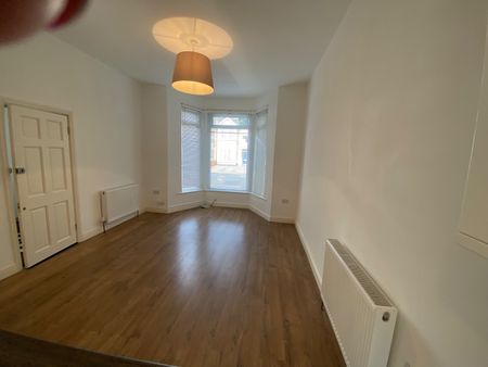 1 Bed Flat, Endsleigh Gardens, IG1 - Photo 4
