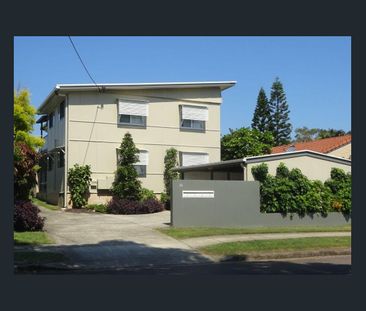 Central Caloundra, newly renovated unit. - Photo 6
