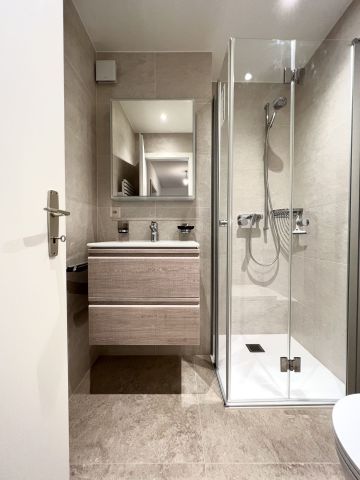 Bel appartement spacieux et rénové de 3.5 pièces, à 2 pas du CHUV - Foto 3