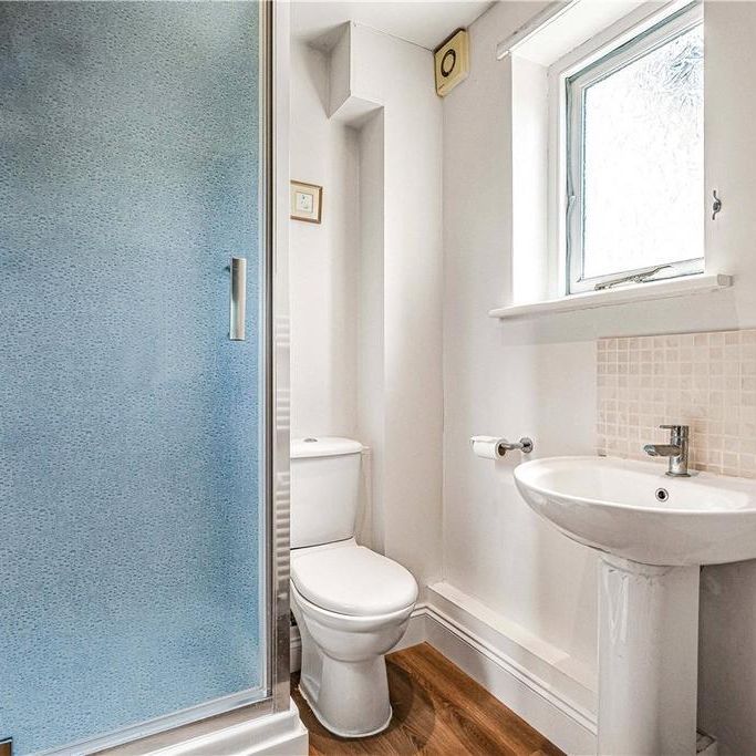 4 bedroom semi-detached house to rent - Photo 1