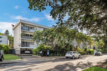 Beachfront Bliss - 2-Bedroom Unit on The Strand - Photo 4