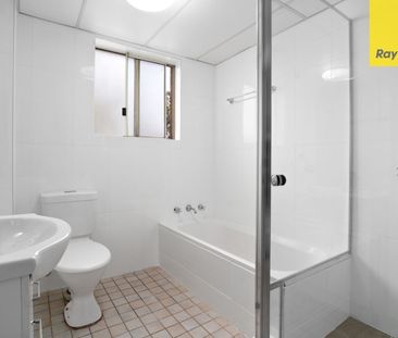 modern 2 bedroom home unit - Photo 3