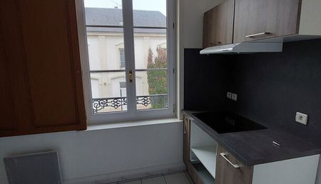 Appartement 3 pièces 59m2 REIMS 775 euros - Photo 2