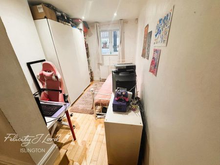 3 bedroom flat to rent - Photo 4