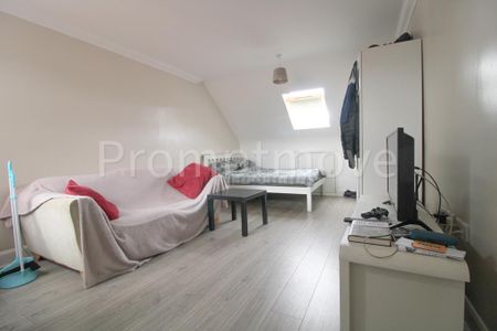 Studio to rent - Photo 2