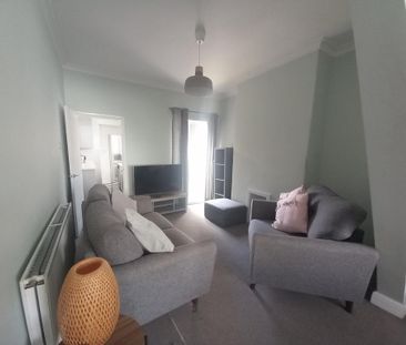 3 bedroom terraced house to rent - Photo 2