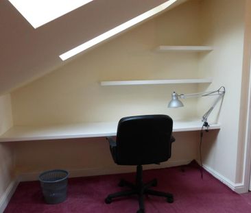 3 bedroom terraced house to rent - Photo 2