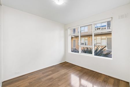 Bright & Tidy - Photo 2