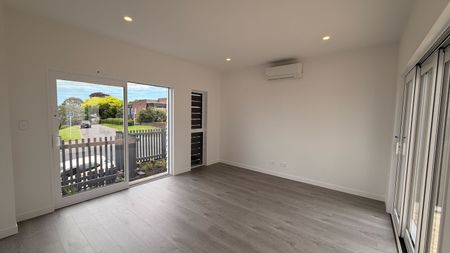 4 Bedrooms on Herd Rd - Photo 3