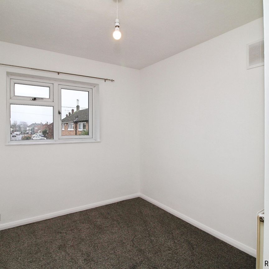 3 bed Semi-detached in Plume Avenue , Colchester, CO3 4PQ - Photo 1