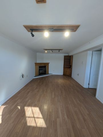 For Lease - 639 Blue Forest Hill, Burlington, Ontario - Photo 4