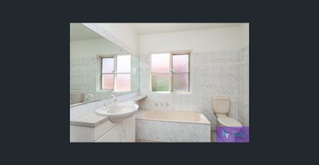 Stylish, Sophisticated and Perfectly Located! - Photo 2