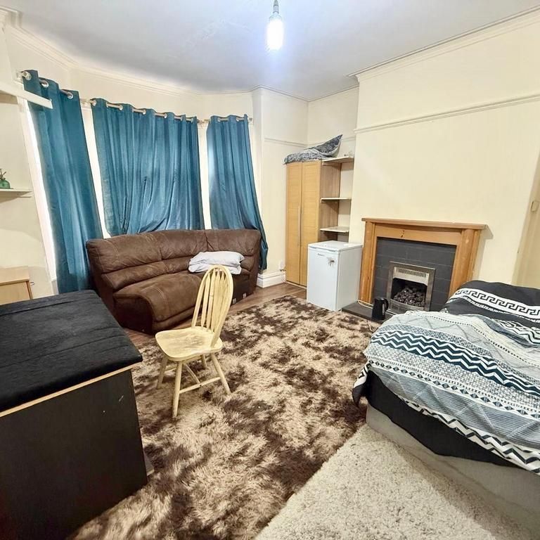 4 bedroom house share to rent - Photo 1