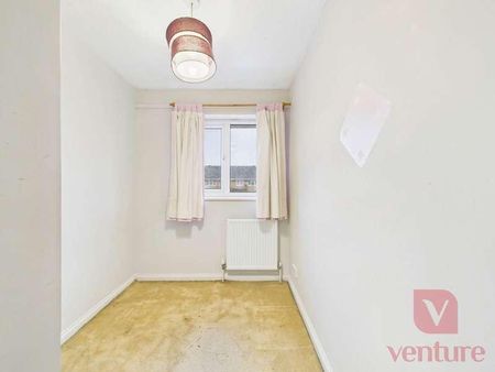 Petersham Close, Newport Pagnell, MK16 - Photo 5