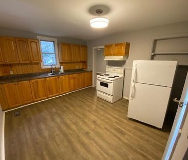 823 Montreal St - Unit 2 - Photo 4