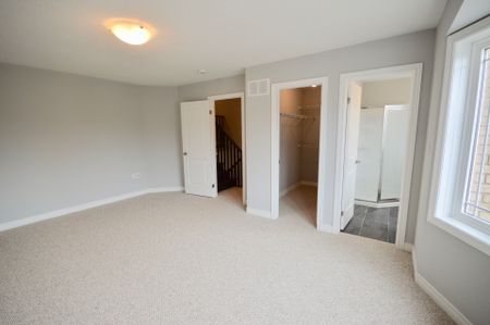 For Lease - 34 Cittadella Boulevard, Hamilton, Ontario - Photo 2