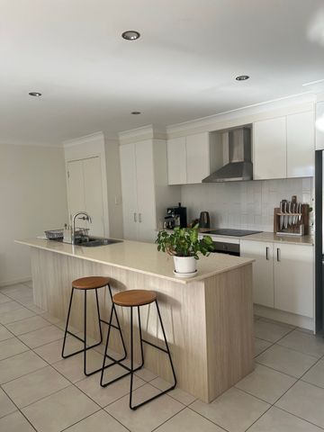 Upper Coomera - Photo 4