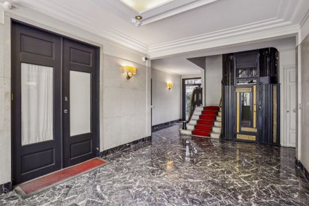 Location Appartement Paris 7 3 Pièces 73.04 m² - Photo 4