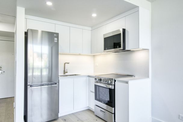 1975 Maisonneuve Blvd West - Photo 1